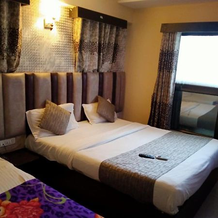 Hotel Dream Inn Ahmedabad Buitenkant foto