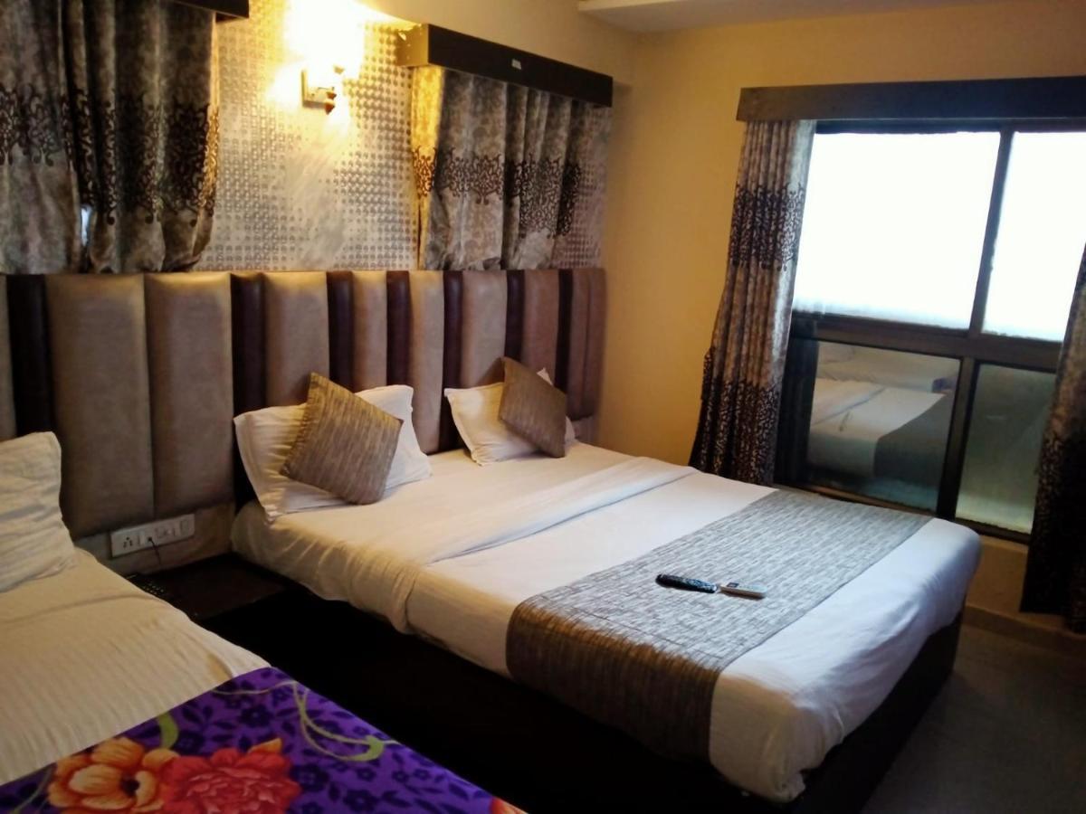 Hotel Dream Inn Ahmedabad Buitenkant foto